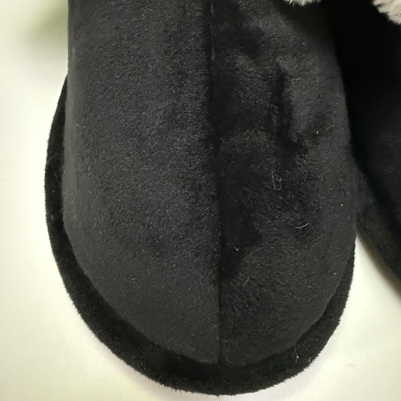 Cozy Faux Fur Slipper Booties - Picture 5 of 6